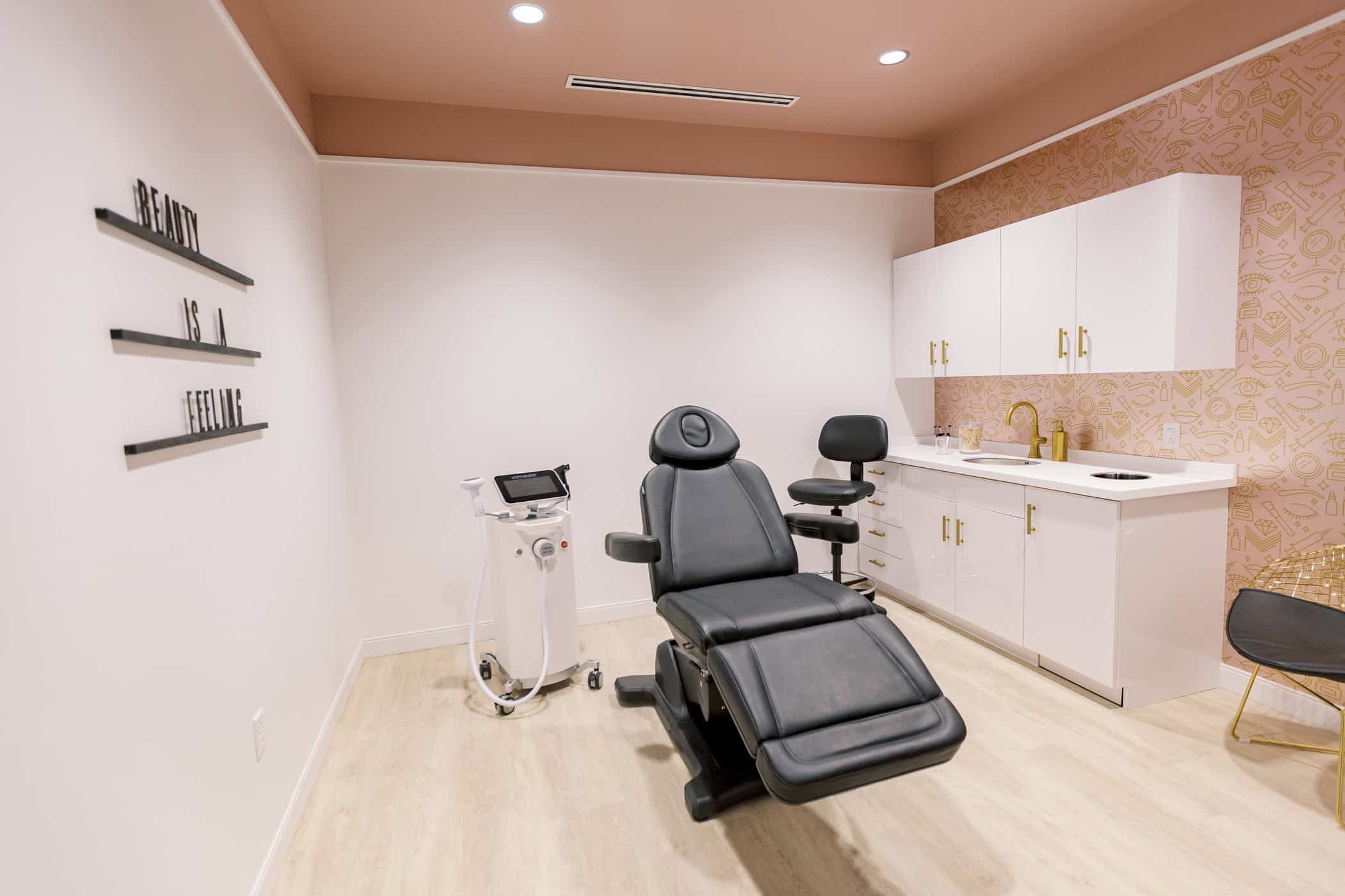 Procedure chair in an examination room at Metro MedSpa