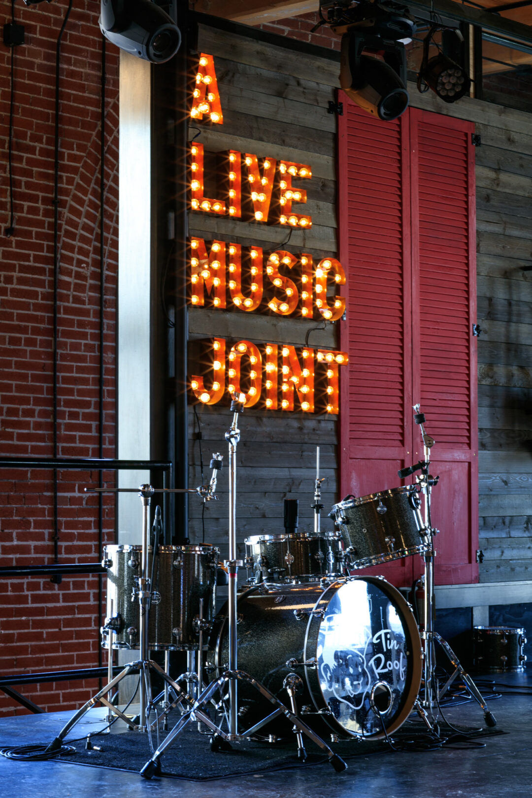 Tin Roof, St. Louis, MO