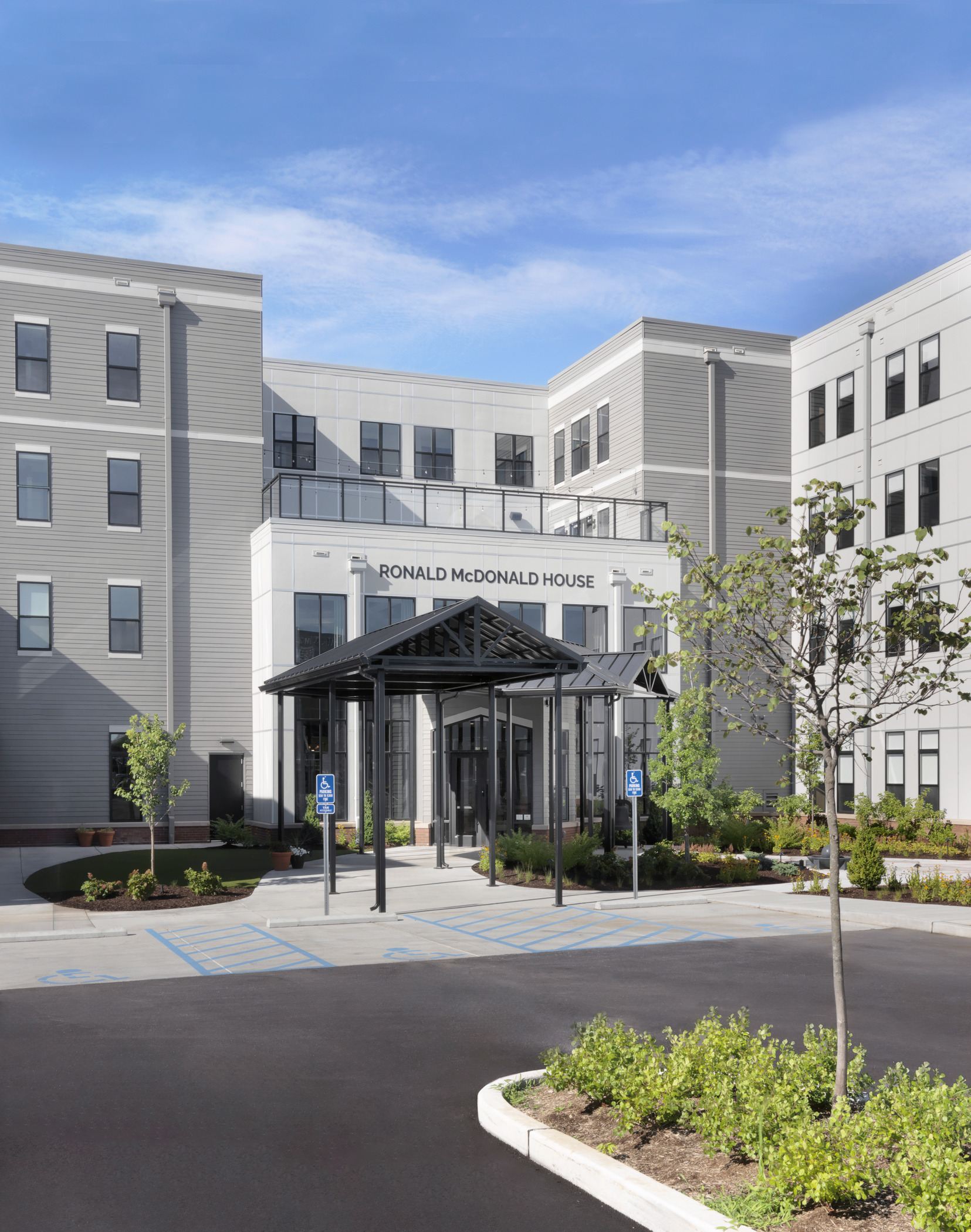 Exterior shot of the lobby area of Ronald McDonald House St. Louis City