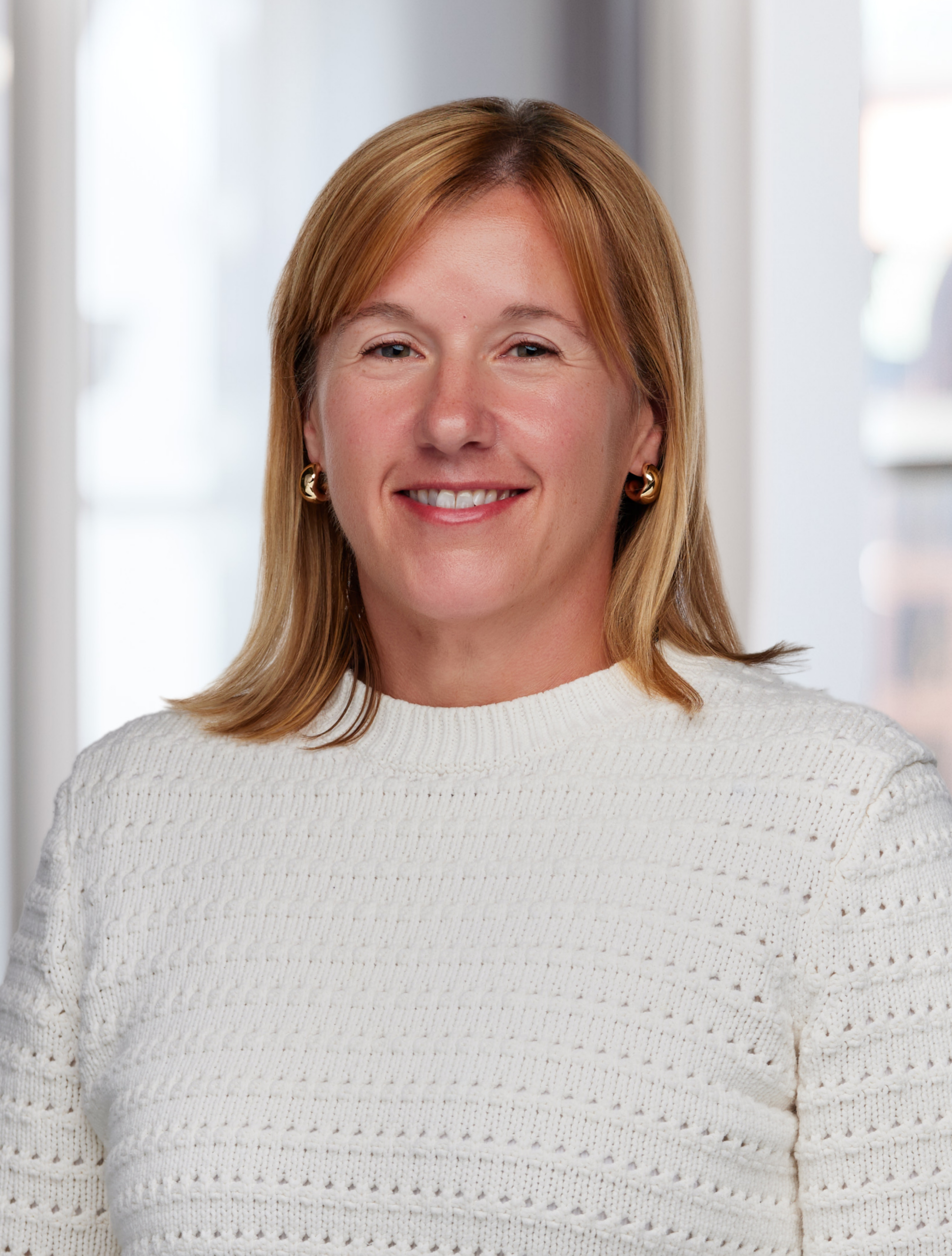Headshot of Elizabeth Baumgartner